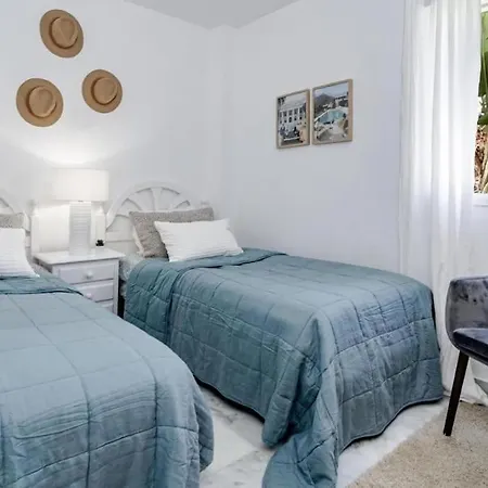 Peaceful Townhouse In Costabella