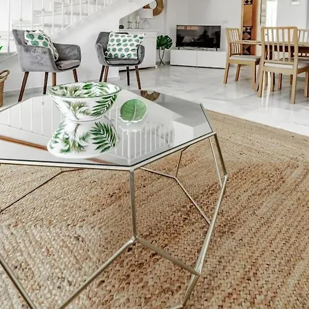 Peaceful Townhouse In Costabella 마르베야