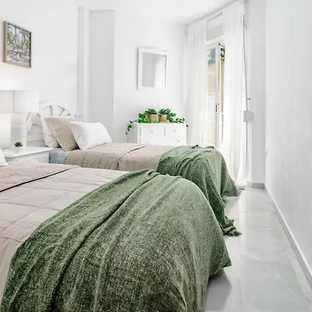 Peaceful Townhouse In Costabella 아파트