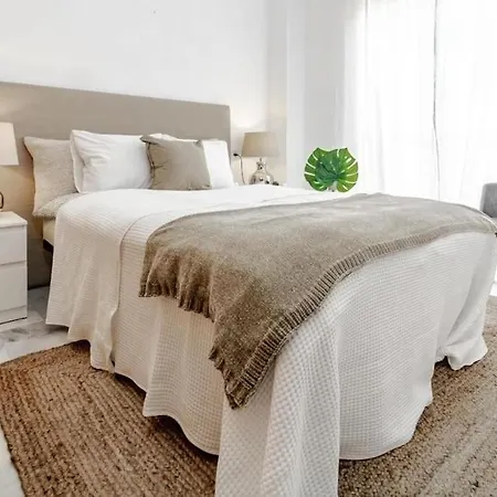 Peaceful Townhouse In Costabella 아파트