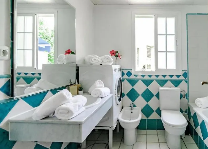 Peaceful Townhouse In Costabella *