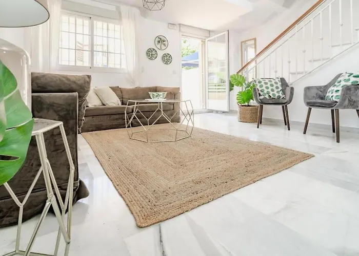 Peaceful Townhouse In Costabella *