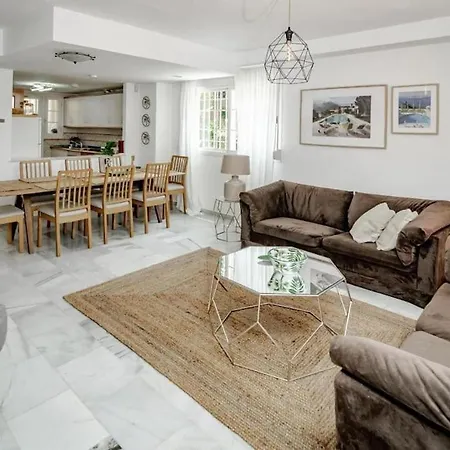 Peaceful Townhouse In Costabella ماربيا