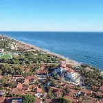 Peaceful Townhouse In Costabella Μαρμπέλλα