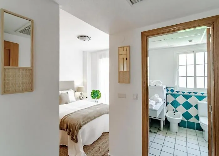 Peaceful Townhouse In Costabella