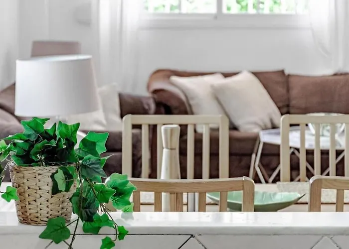 Peaceful Townhouse In Costabella *